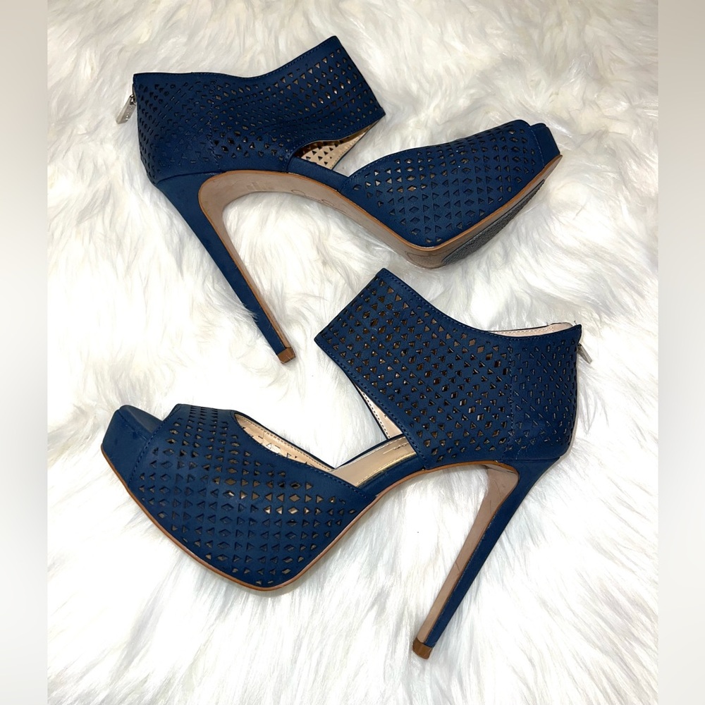 Jessica Simpson Navy Blue High Heels, Size 7.5